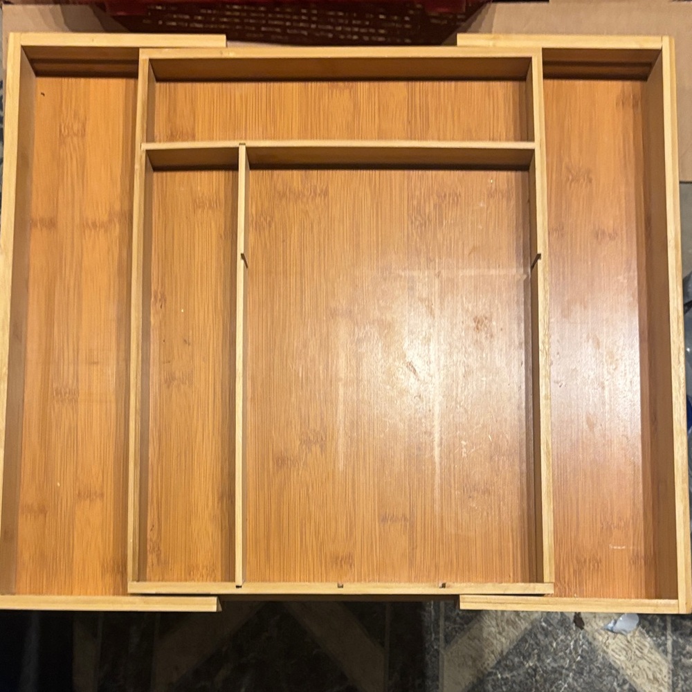 Amazon Essentials Bamboo Drawer Organizer 5 sections very nice! In great cond